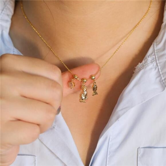 🐾 Charming Cat Pendant Necklace – Gold or Silver Tone | Kitty + Crystal Heart - Picture 4 of 5